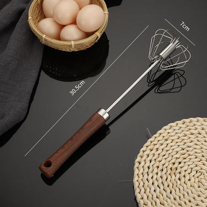 Batedor semiautomático de aço inoxidável com cabo de madeira