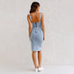 ⏰ 50% DE DESCONTO! 👗 Vestido jeans com decote em V – Uma peça estilosa e indispensável para todas as ocasiões! ✨💙