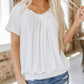 Blusa feminina casual de manga curta com decote em V e pregas