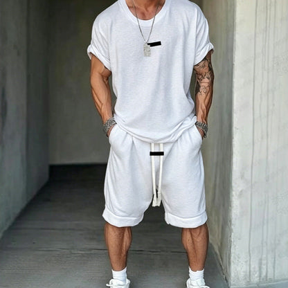 Conjunto masculino casual de camiseta e shorts
