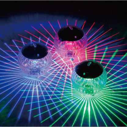 Luzes flutuantes para piscina movidas a energia solar