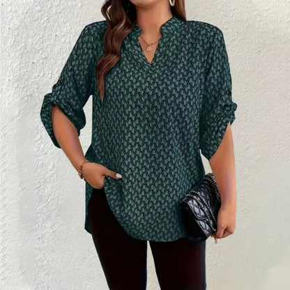 Blusa feminina com estampa geométrica e decote em V