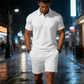 Conjunto de polo e shorts masculino para o verão