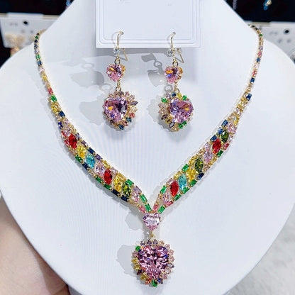 Conjunto de colar e brincos com corações brilhantes